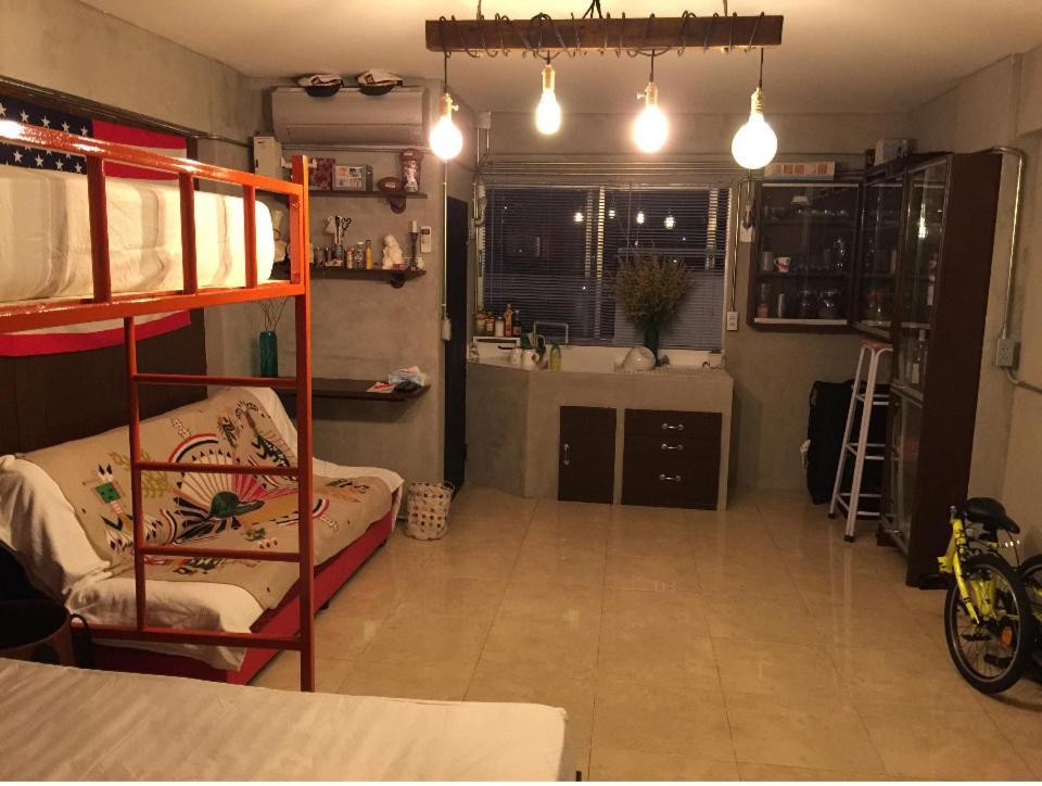 Renovated Loft Style Condo Bangkok Exteriör bild