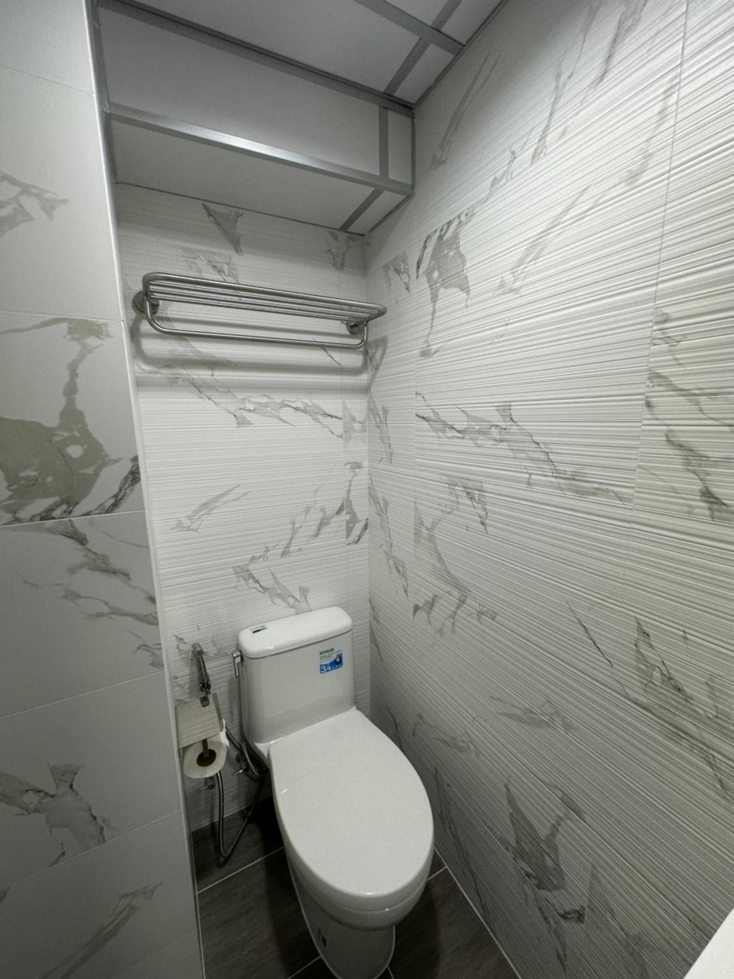 Renovated Loft Style Condo Bangkok Exteriör bild